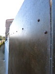 Rivets et patine sur portillon jardin